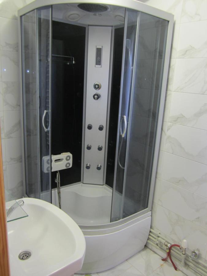 Базилік Hotel ยาเรมชา ภายนอก รูปภาพ