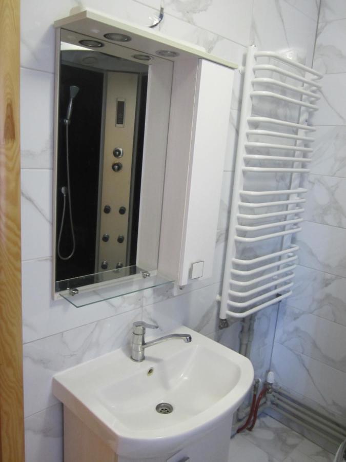 Базилік Hotel ยาเรมชา ภายนอก รูปภาพ