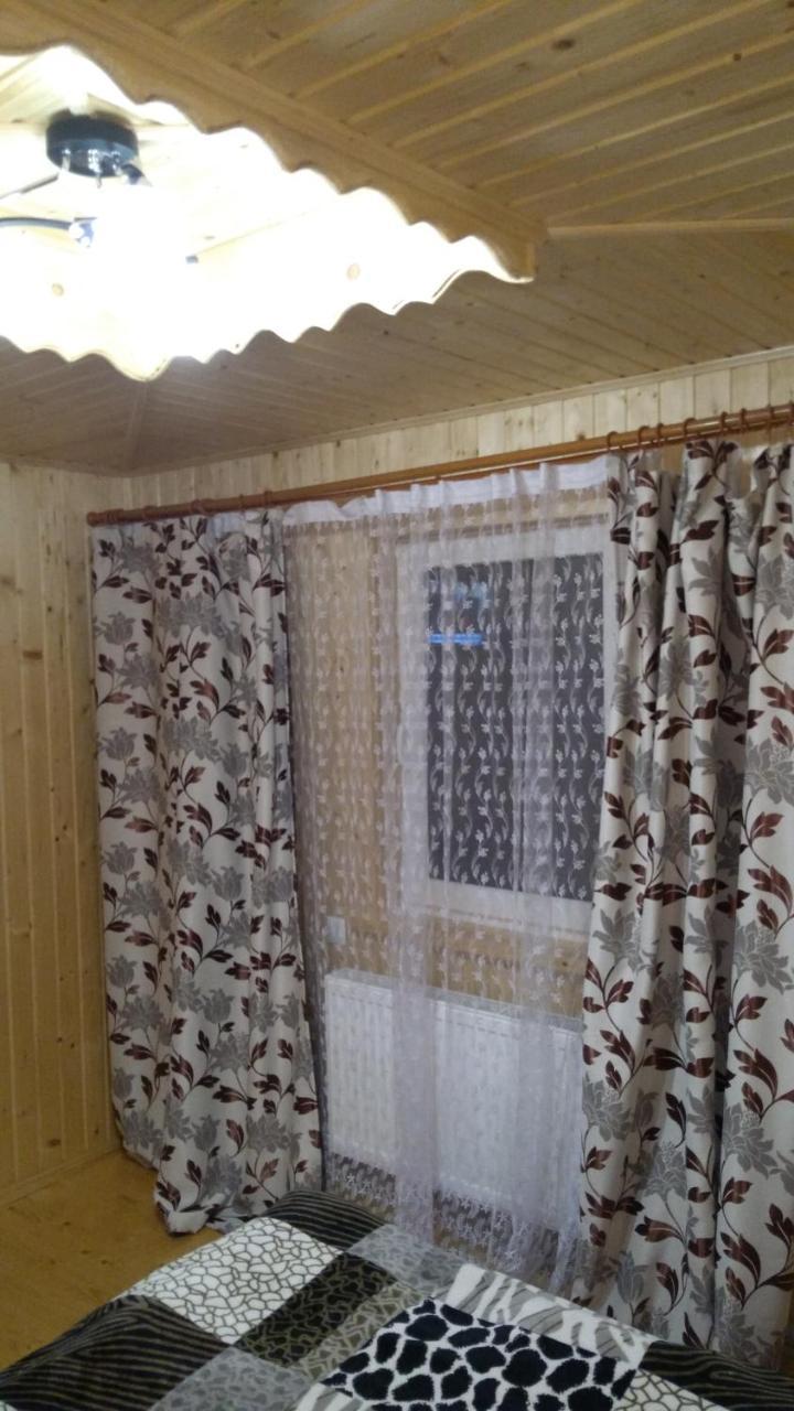 Базилік Hotel ยาเรมชา ภายนอก รูปภาพ